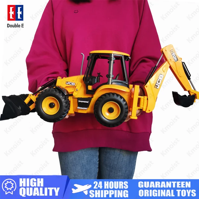 DOUBLE E E589 1:20 RC Backhoe Loader Excavator: A Toy Engineering Marvel