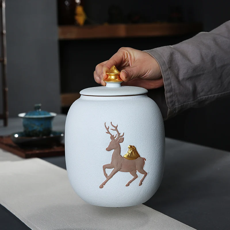 

Carved Deer Ceramic Tea Pot Gilded Sealed Storage Box Porcelain Handicraft Ornaments General Pot Interior Desktop Decoration New