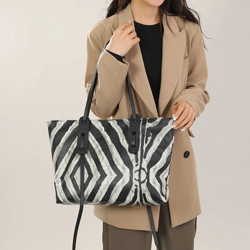 

This Year's Fashion Zebra Print Black And White Stripes New Shoulder Tote Large Capacity Underarm Bag