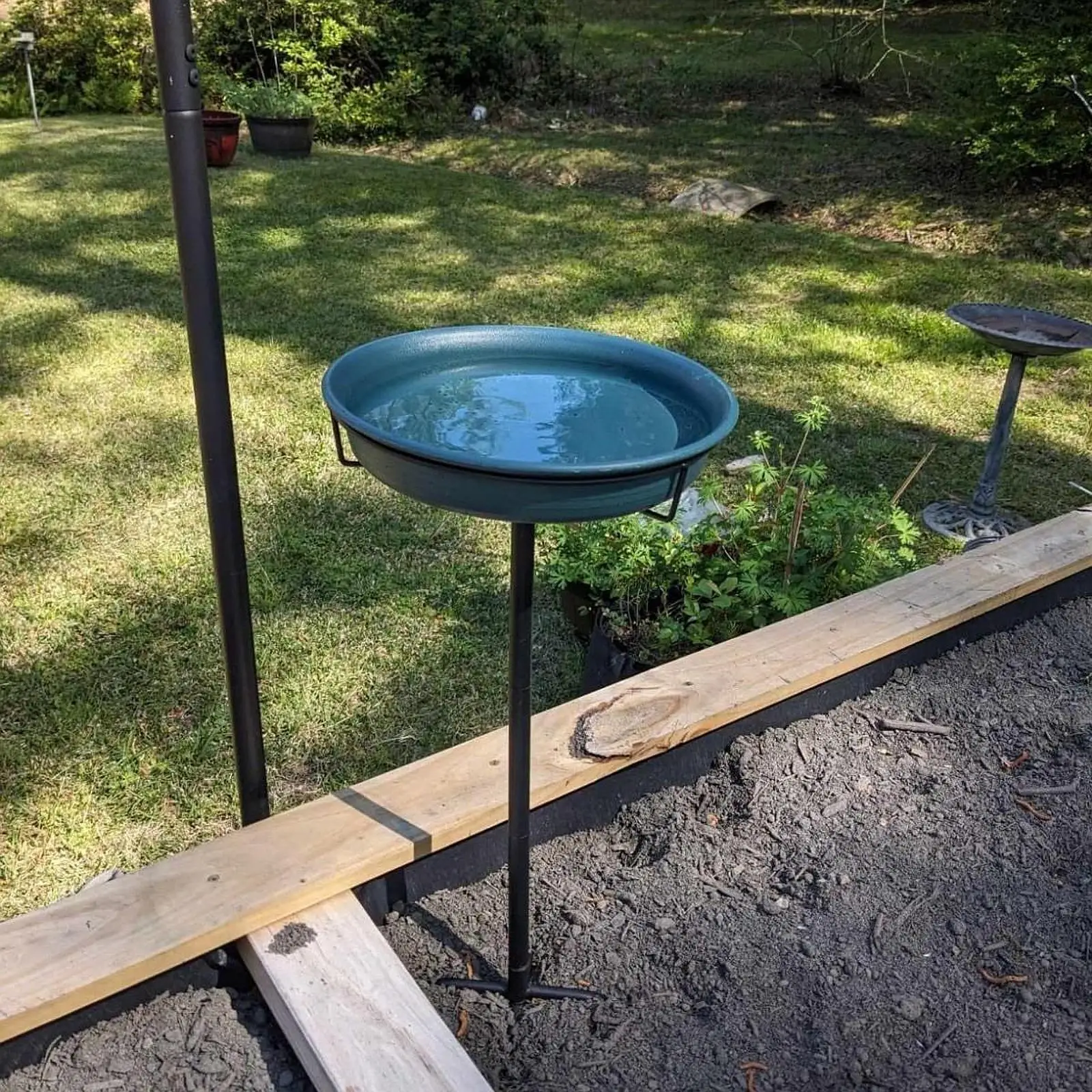 Bird Bathtub & Feeder Heavy Duty Bird Bath Feeder Bowl for Lawn Garden Bird Bathtub & Feeder Heavy Duty Bird Bath Feeder Bowl for Lawn Garden
