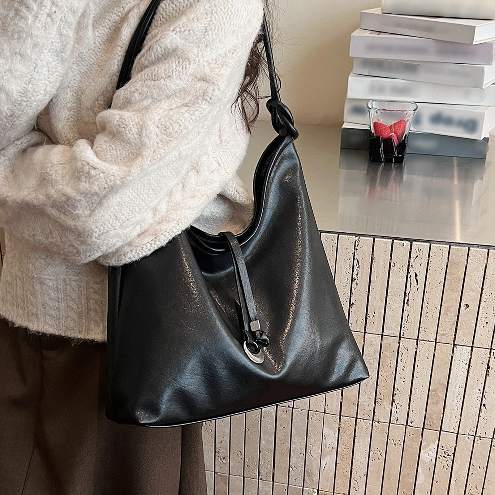 Women PU Leather Shoulder Bag Fashion Handbag Versatile Underarm Bag for Travel Dating Shopping