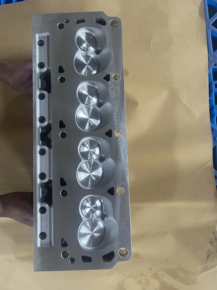 エンジンのバルブチャンバーカバー AEE5-エンジンシリンダーヘッドバルブカバー BK3Q-6K271-CH BK3Z-6582- エンジンバルブ  エンジンシリンダーヘッドバルブカバー BK3Q-6K271-CH BK3Z-6582-A 1865533 に適合する エンジンバルブ エンジンシリンダーヘッドバルブカバー BK3Q-6K271-CH BK3Z-6582-A 1865533 に適合する