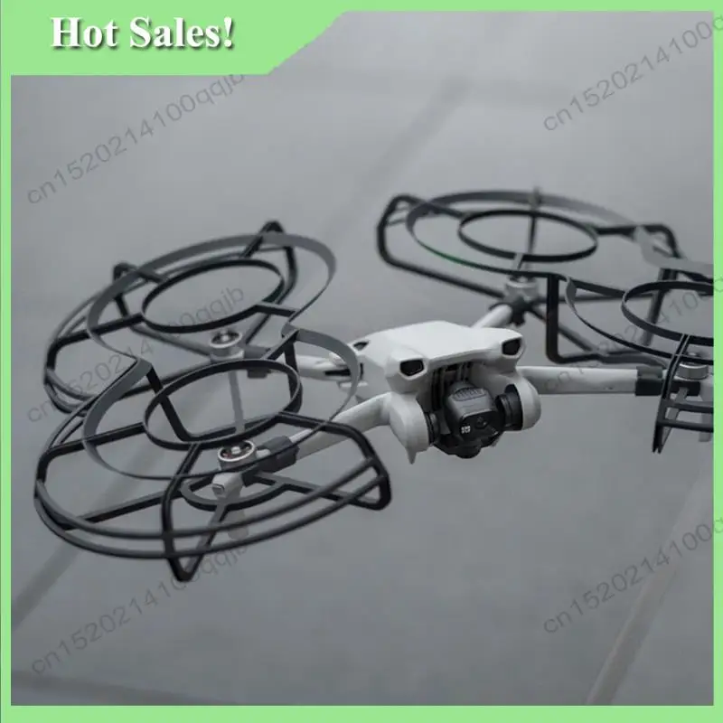 Installation du protège-hélices 360° sur DJI Mini 3 Pro, protection complète des hélices.