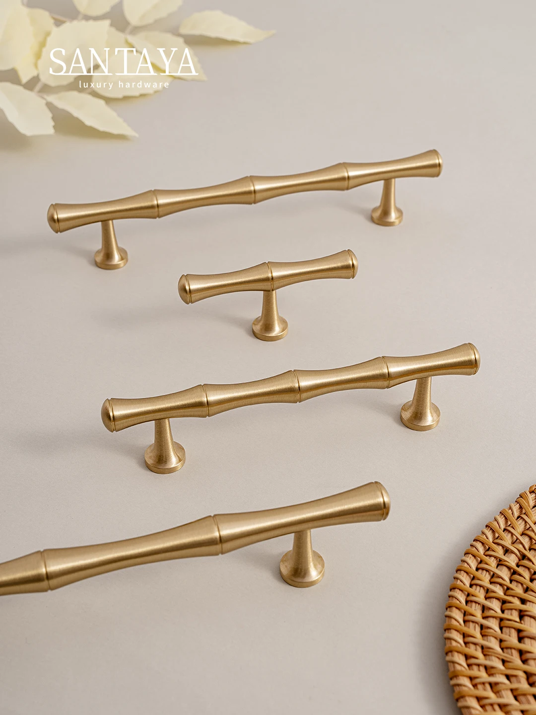 Santaya มือจับตู้ครัวทองเหลืองขัดเงาแบบทึบ มือจับลิ้นชักตู้เสื้อผ้าทำจากไม้ไผ่ 1