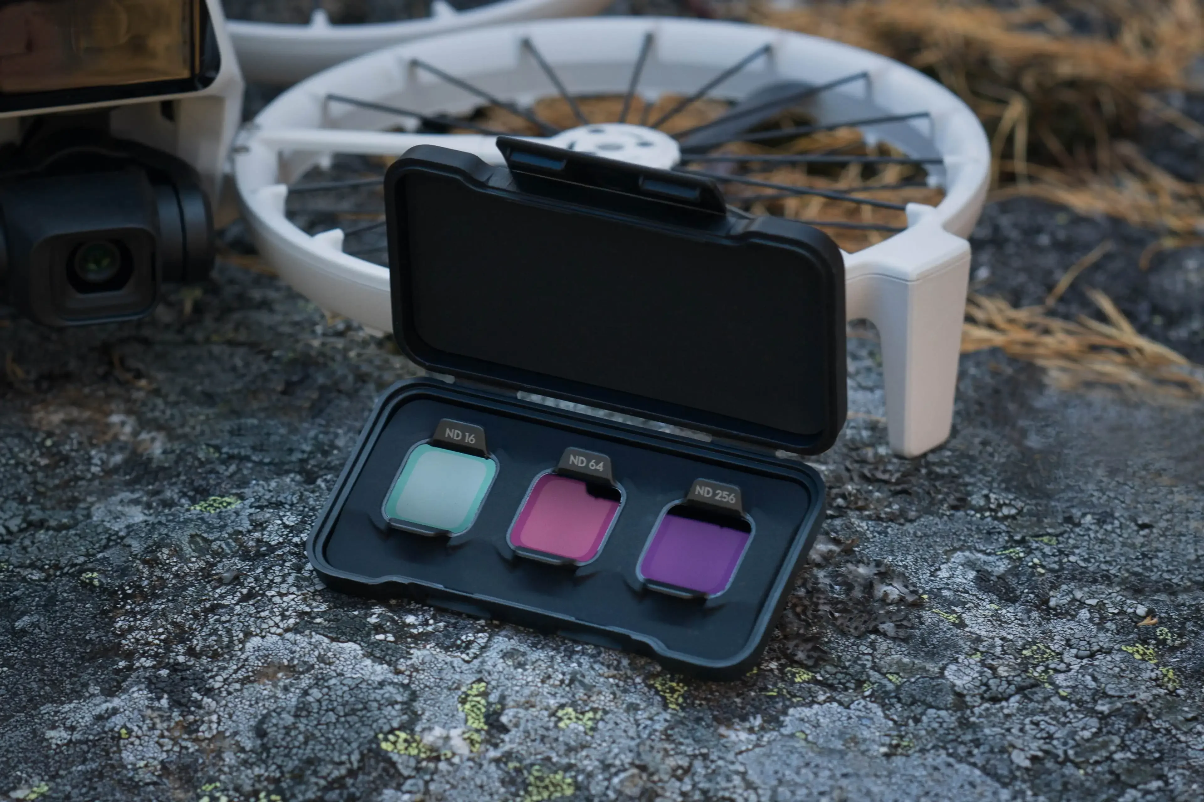 DJI Flip ND Lens, This kit enables professional-grade results by achieving a 180° shutter angle in bright sunlight or high-contrast environments.