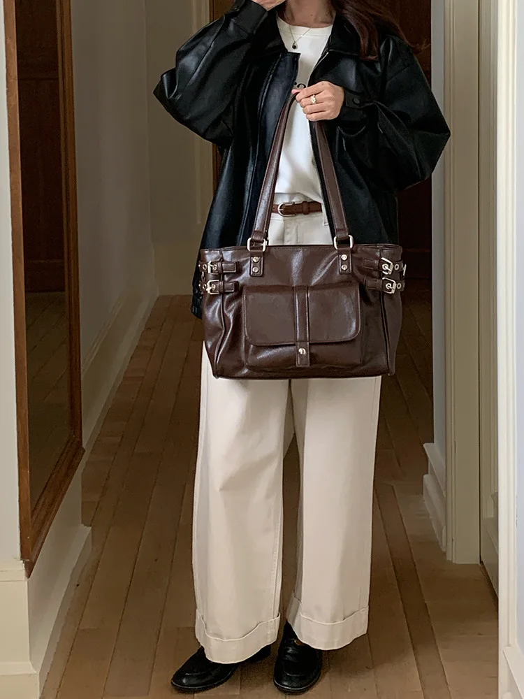 Rivet Women's Totes Large Capacity High Quality PU Leather Ladies Shoulder Messenger Bags Femme Commuting Ladies Big Handbag