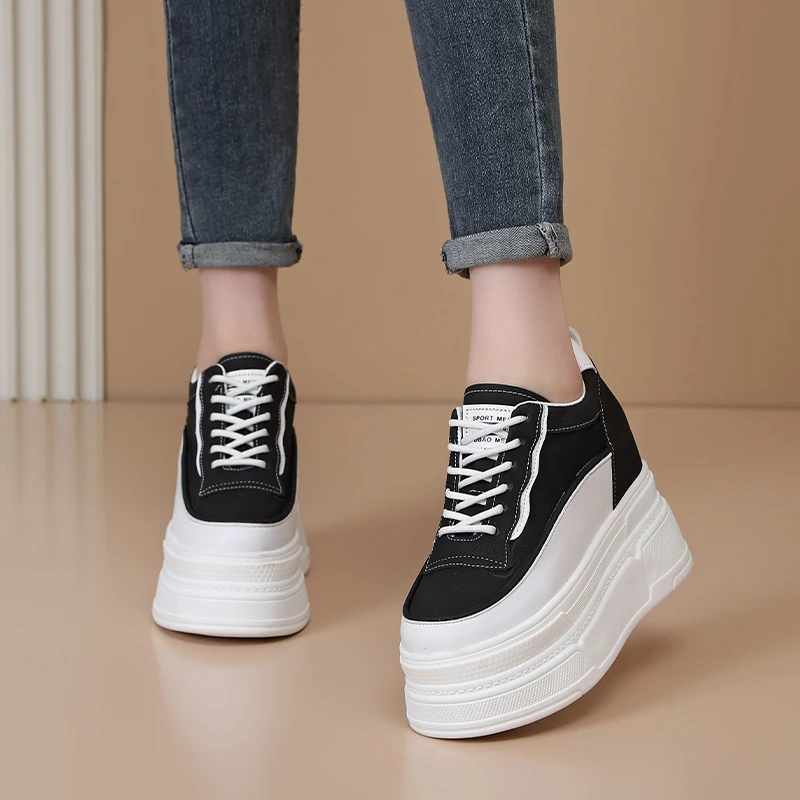 

2024 New Style Women's Vulcanize Shoes with 12cm Increased Height and Thick Bottom for Casual Sports with White Single Shoes