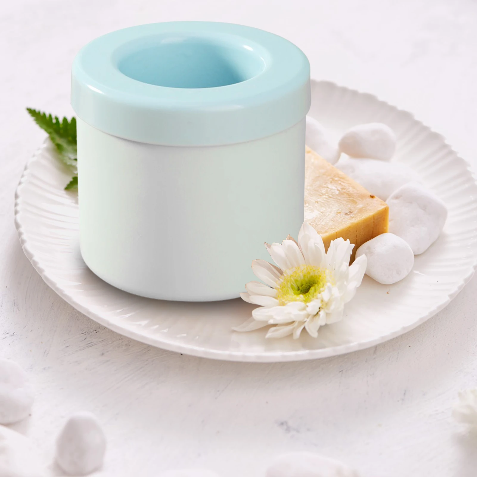 Food-grade Silicone 2 In 1 Ice Maker Ice Cube Maker Cup for Freezer Mold Summer Bucket for Whiskey Bourbon Wine Beer