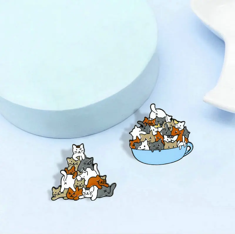 HOBBIESAY Cartoon Kat Broche Pin Zwart Wit Katten Emaille Broches Legering Decoratieve Leuke Kitty Reversspeldjes Voor Tassen Jassen Rugzak Kleding, Small HOBBIESAY Cartoon Kat Broche Pin Zwart Wit Katten Emaille Broches Legering Decoratieve Leuke Kitty Reversspeldjes Voor Tassen Jassen Rugzak Kleding, Small
