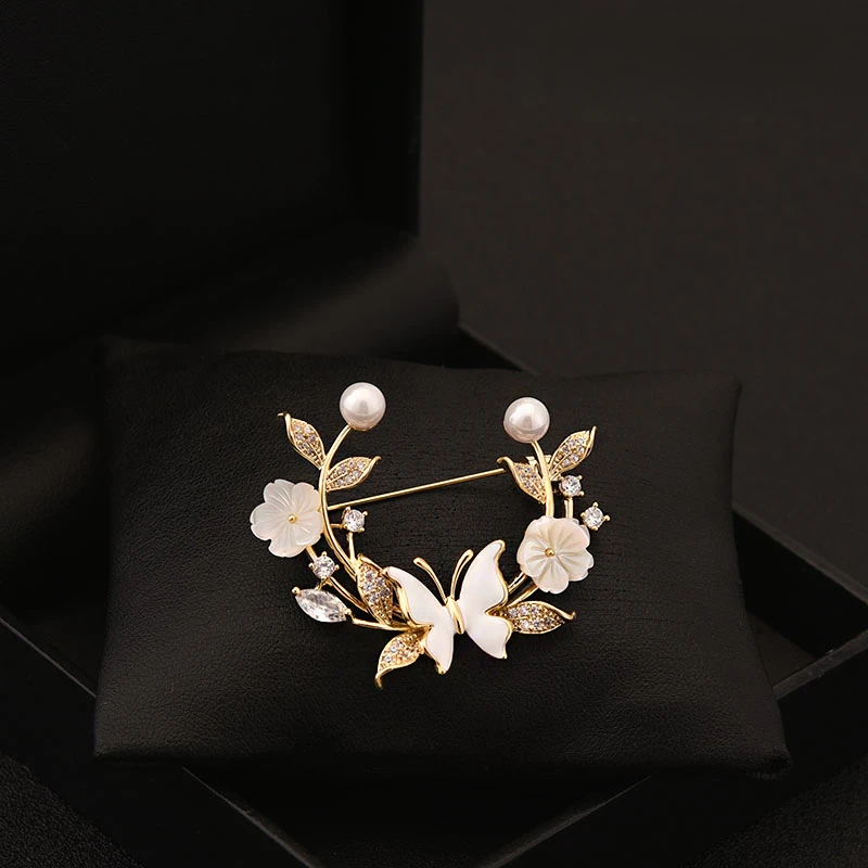 Luxury High-End Flower Butterfly Shell Brooch Suit Coat Elegant Corsage Women Neckline Pin Accessories Fashion Jewelry Gift 6012