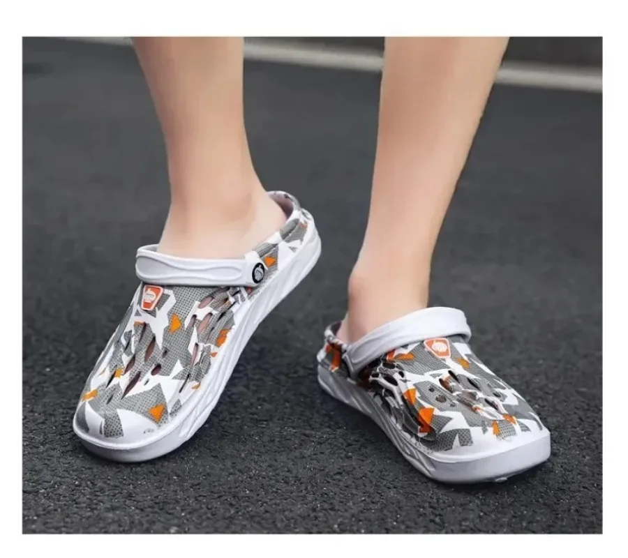 Light Men's Clogs Slippers Comfortable Summer Men Outdoor Wading Sandals Soft Beach Antiskid Sports Slippers Plus Size47 48 49