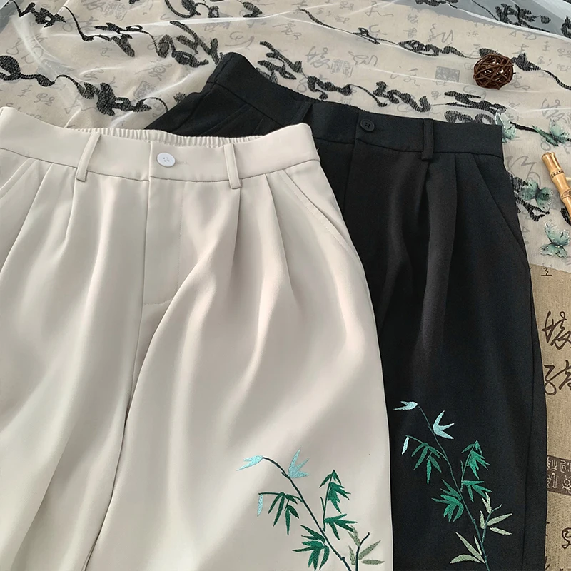 Trendy 2025 Summer Thin Casual Shorts Leaves Embroidered Knee Length Pants Elastic Waist Loose Fit Five Minute Pants 3