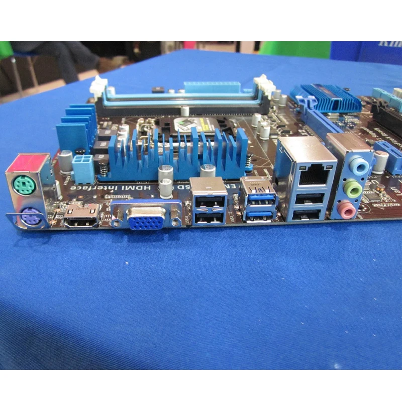 Asus P8z77-v Lx2 Desktop Motherboard Z77 Soquete Lga 1155 Atx i3 i5 i7 Ddr3 32g Sata3 Usb3.0 - Imagem 2