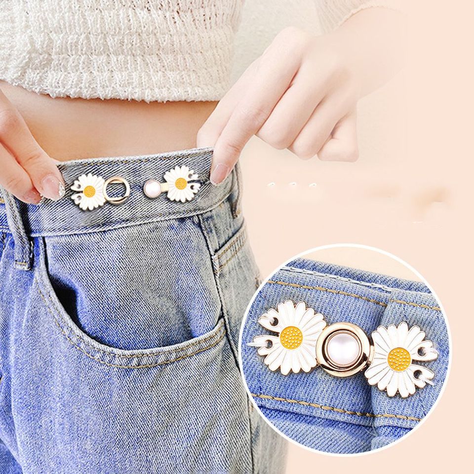Metal Cartoon Sweet Flower Fashion Jewelry Rabbit Tightening Waistband Pin Anti-Exposure Brooch Women Brooch Jeans Accessories