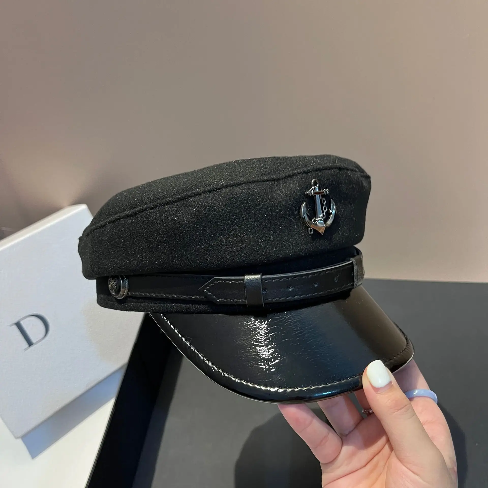 Nieuwe wollen riem marinehoed, Europese en Amerikaanse lichte luxe, modieuze en leeftijdsverminderende lederen rand, warme eendenbekhoed, krantenmeisjeshoed_voghion.com