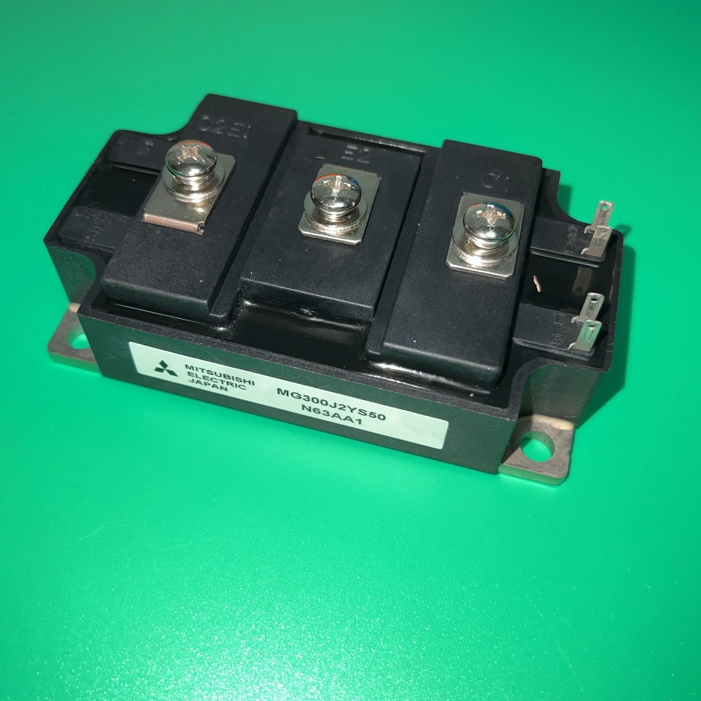 

Модуль питания MG300J2YS50 IGBT