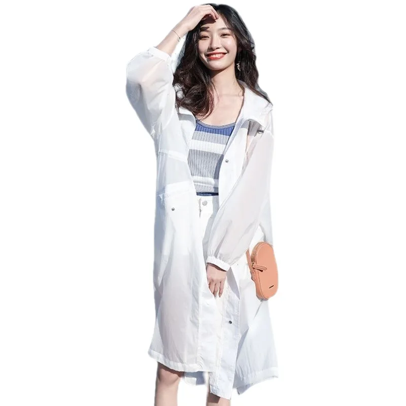 

Stylish and Protective Long UV Coat - Must-have for Summer 2023