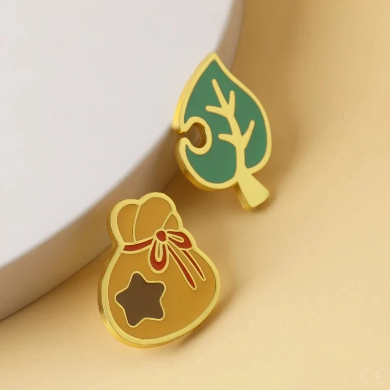 Cartoon Animal Crossing Pins Brooch For Backpacks Badges Game Money Purse And Leaf Enamel Badge Accessories Jewelry Gifts