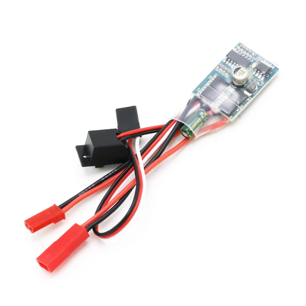 L'ESC Brushé 30A pour Voiture RC 1/16 1/18 1/24 avec frein, montrant les soudures et composants électroniques