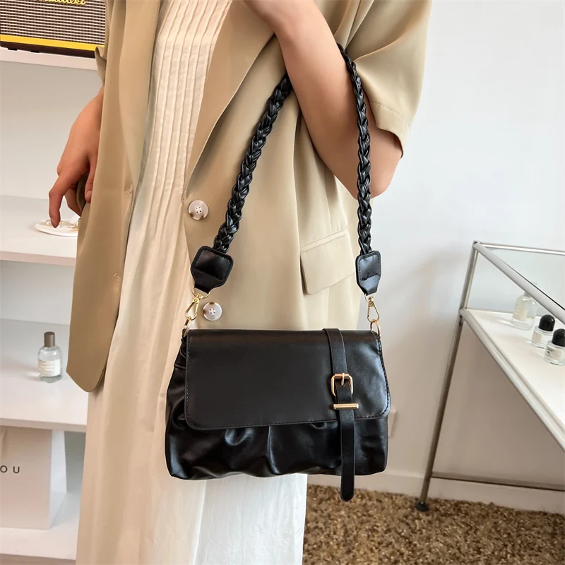

Black, retro, fashion, Lady, flip-top bag, upscale, large capacity, soft, leather, exotic, one shoulder bag, ladies bag