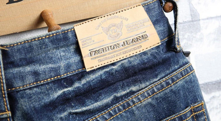 Men's Ripped Short Jeans - Size Tag