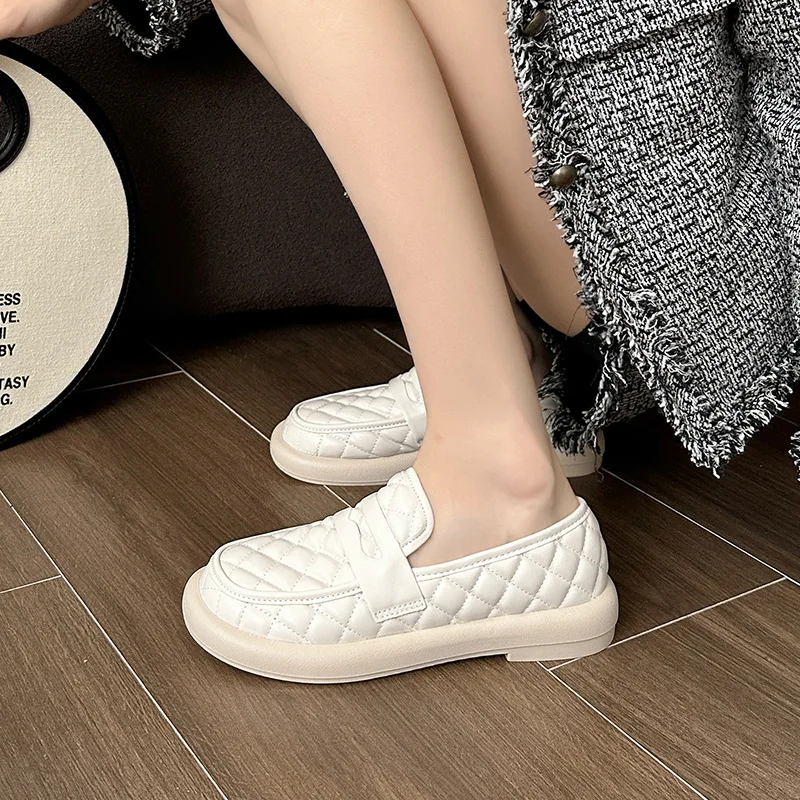 Women's Lolita Shoes Soft Leather British Style Round Toe Soft Sole Ladies Loafers Retro Rhombus Square Heel Casual Women Flats
