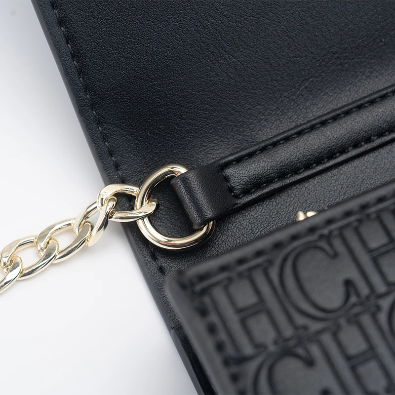 حقيبة كتف نسائية جديدة لعام 2025 من CH، تتميز بتصم...