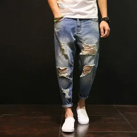 thumbnail image 1 of Pantalones vaqueros para hombre, pantalones vaqueros rotos para hombre, pantalones cortos rotos con agujeros, azul claro, rasgados, cónicos, tendencia primavera otoño 2024, pierna ancha, 1 of 5
