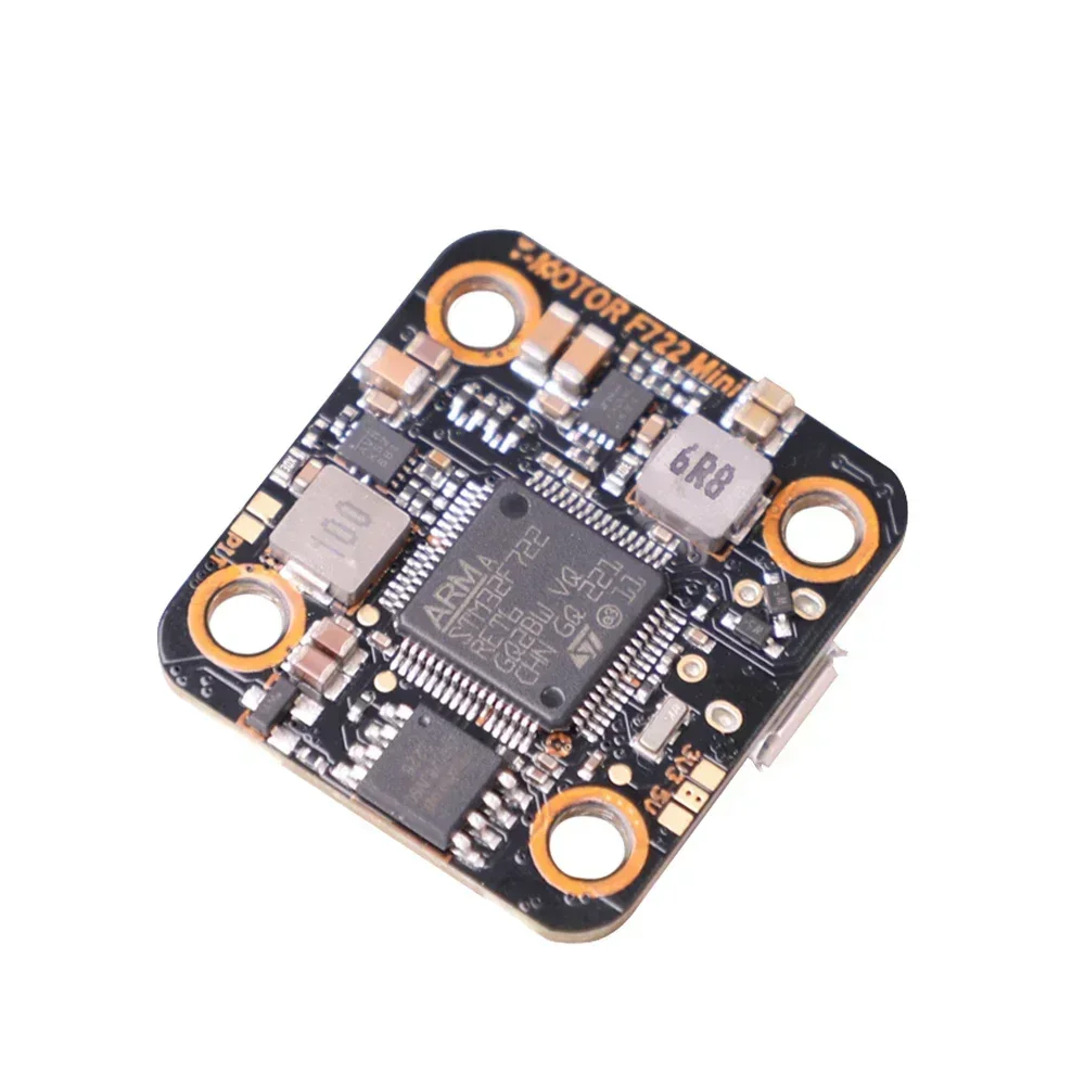 T-MOTOR Mini F7 Contrôleur de Vol pour Drone FPV – installé dans un drone avec câbles connectés et hélice visible