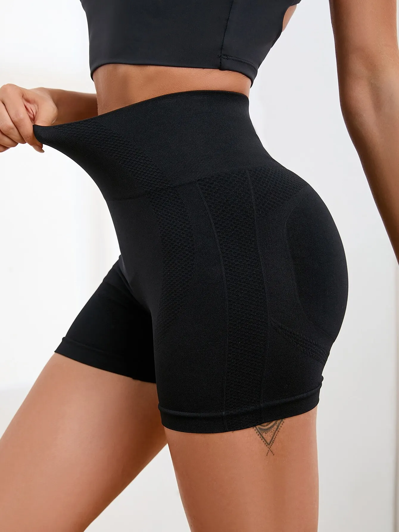 Women's Seamless Quick-Dry Yoga & Fitness Shorts