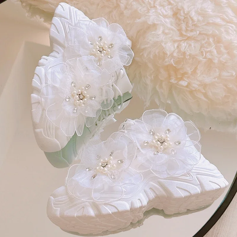 Thick Soled Clunky Sneaker Women's 2023 New Winter Flower Sports Shoes Heightening Versatile Matsutake Soft Bottom White Shoes