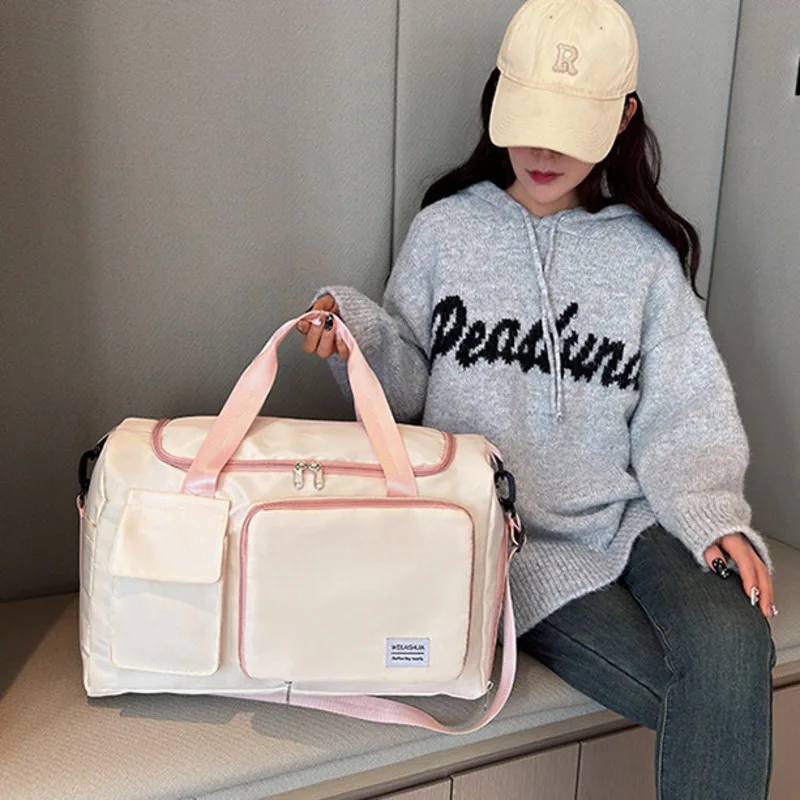 Travel Bag with Contrasting Colors Foldable Fitness Bag Short Distance Boarding Accommodation Dry Wet Dualpurpose Colorful