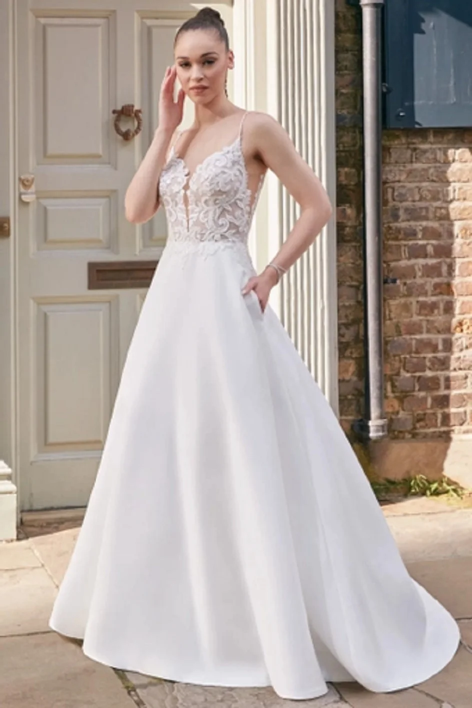 

A-Line Satin Wedding Dress for Woman 2024 Bride Floral Print Spaghetti Straps Elegant Appliques Wedding Dresses Plus Size Cus