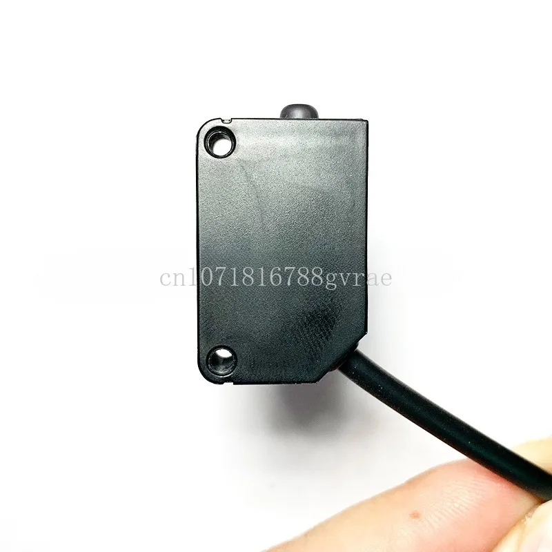 

PZ-R42 mirror reflection photoelectric switch 5V12V24V feedback reflection laser sensor regression reflection sensor