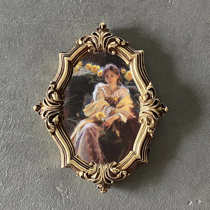 Retro Resin Photo Frame for Living Room and Bedroom