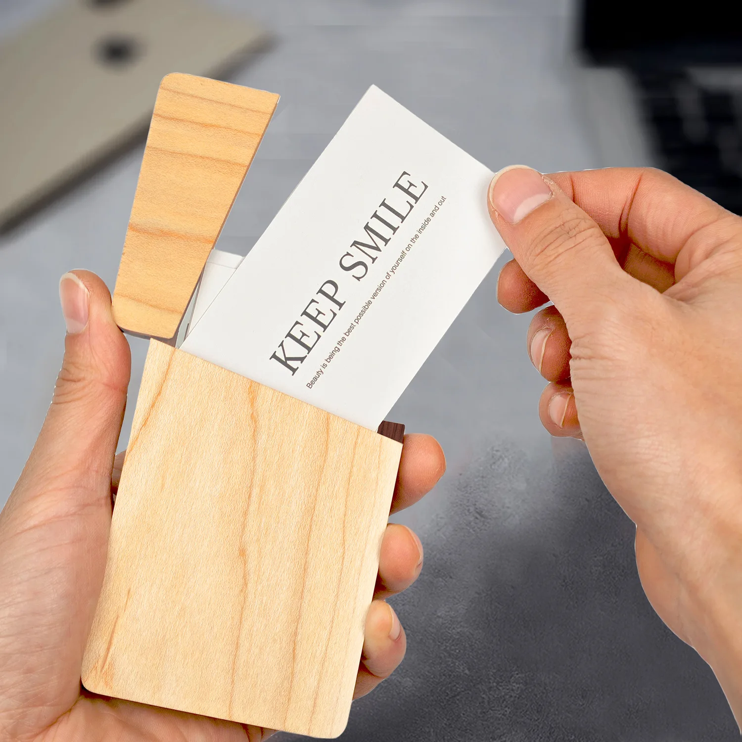 1pc Wooden Card Case Small Portable Wood Magnetic Closure Credit ID Card Storage Business Card Holder Handbag Purses Pocket 2