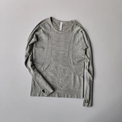 Women's Seamless Long Sleeve Slim Fit Yoga and Fitness Top - S (Grey)