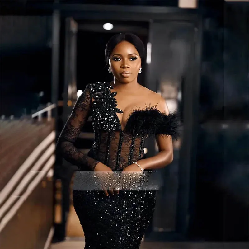 

2024 Long sleeved Black Mermaid Sexy Formal Luxury Evening Dress Feather Crystal Beads One Shoulder Sequins Party Dress