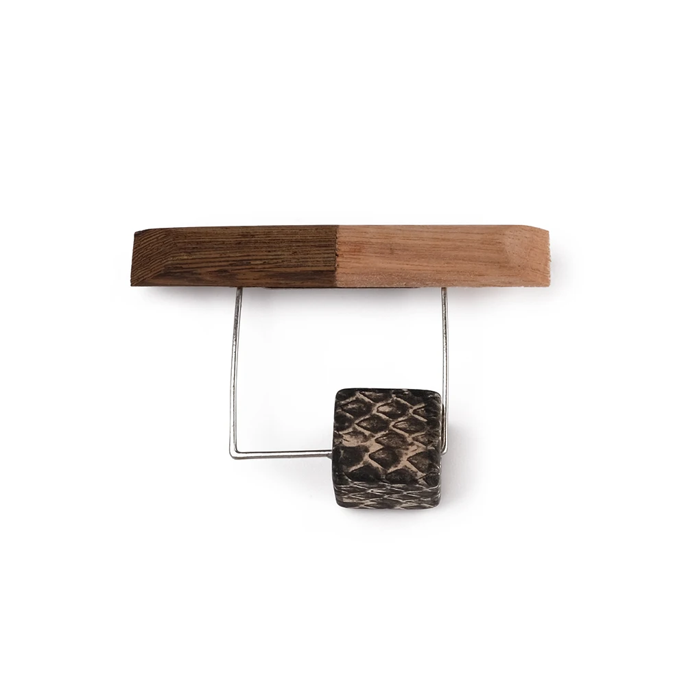 Amorita boutique Simple style wood brooch