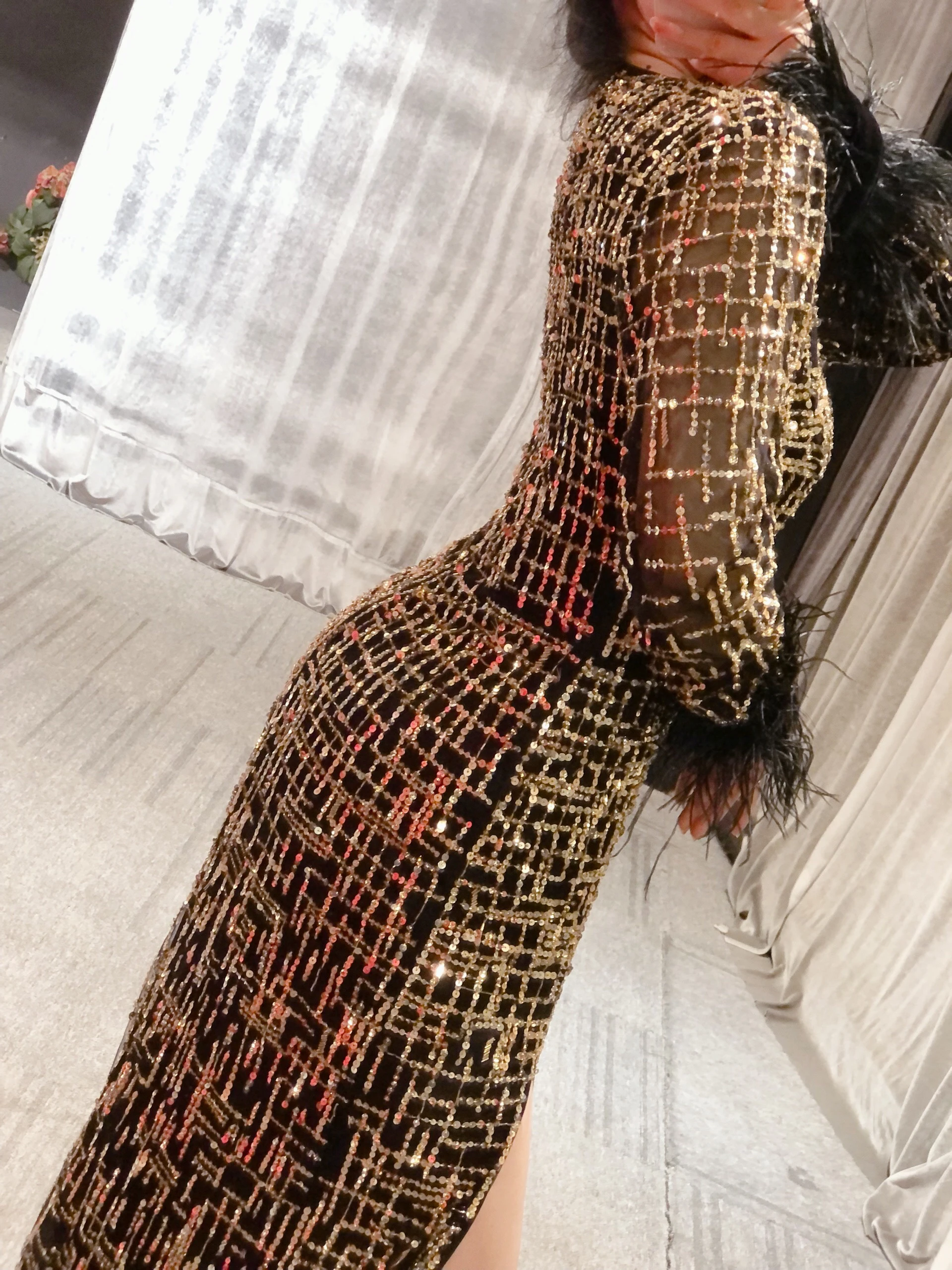 Рисунок 2 - Винтажное черно-золотистое вечернее