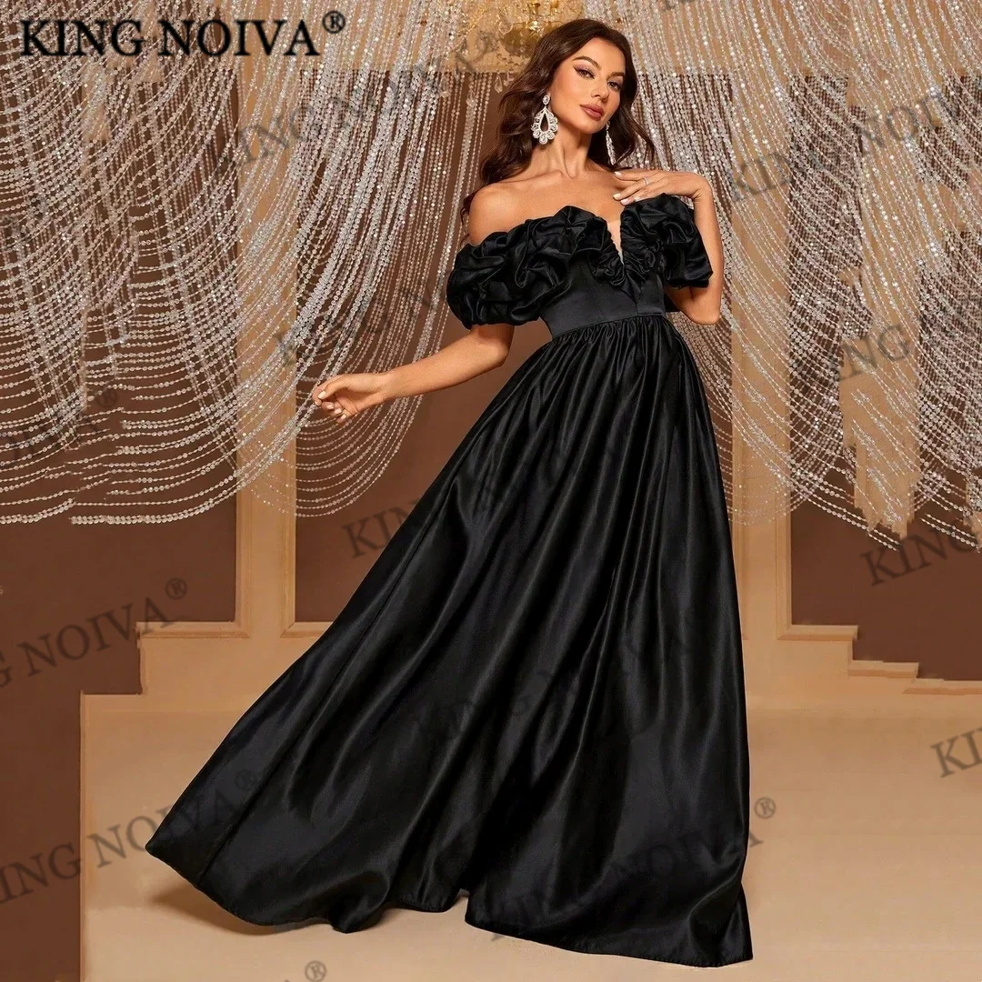 

Женское вечернее платье с открытыми плечами, открытой спиной и складками