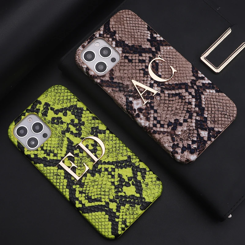 Nome Personalizzato Luxury Gold Metal Big Letter Snake Leather Per Iphone 11 12 13Pro Max X Xs Xr 7 8Plus Personalizzazione Cover