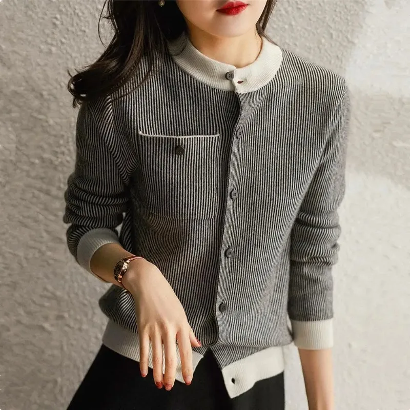 

Fashion Casual Female Wild Striped Knitted Coat Autumn Winter Women Cardigans Sweaters Vintage Long Sleeve O-Neck Pockets Loose