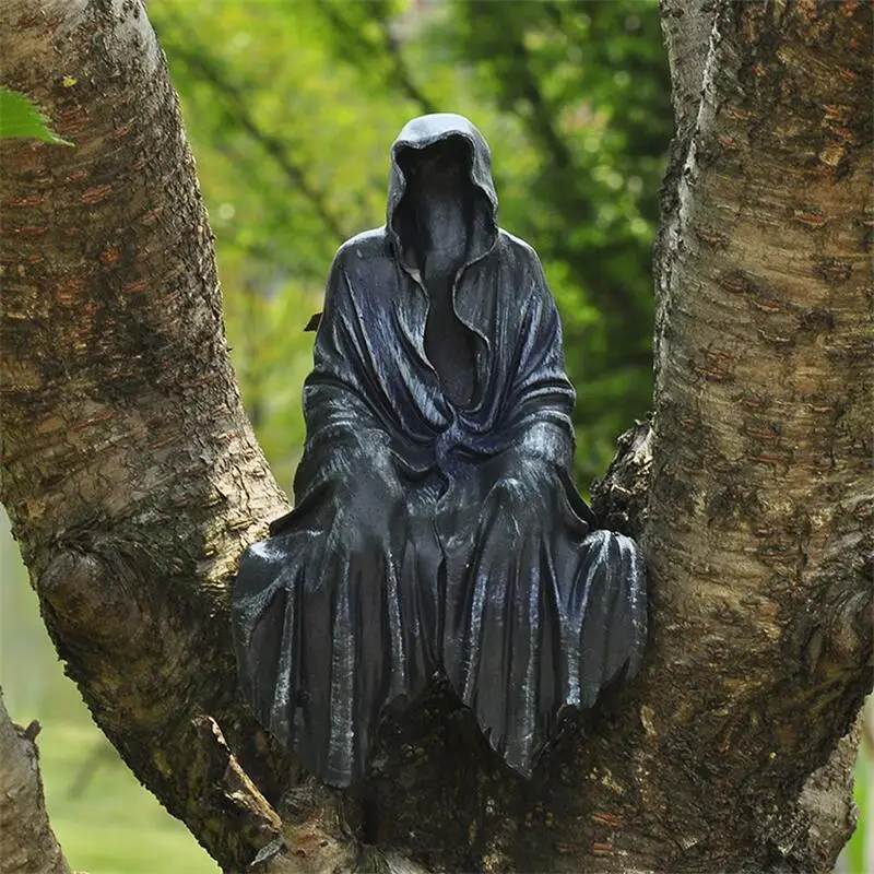 

The Mysterious Master Of Black Clothes Decorative Stunning Black Robe Gothic Garden Statue Resin Crafts