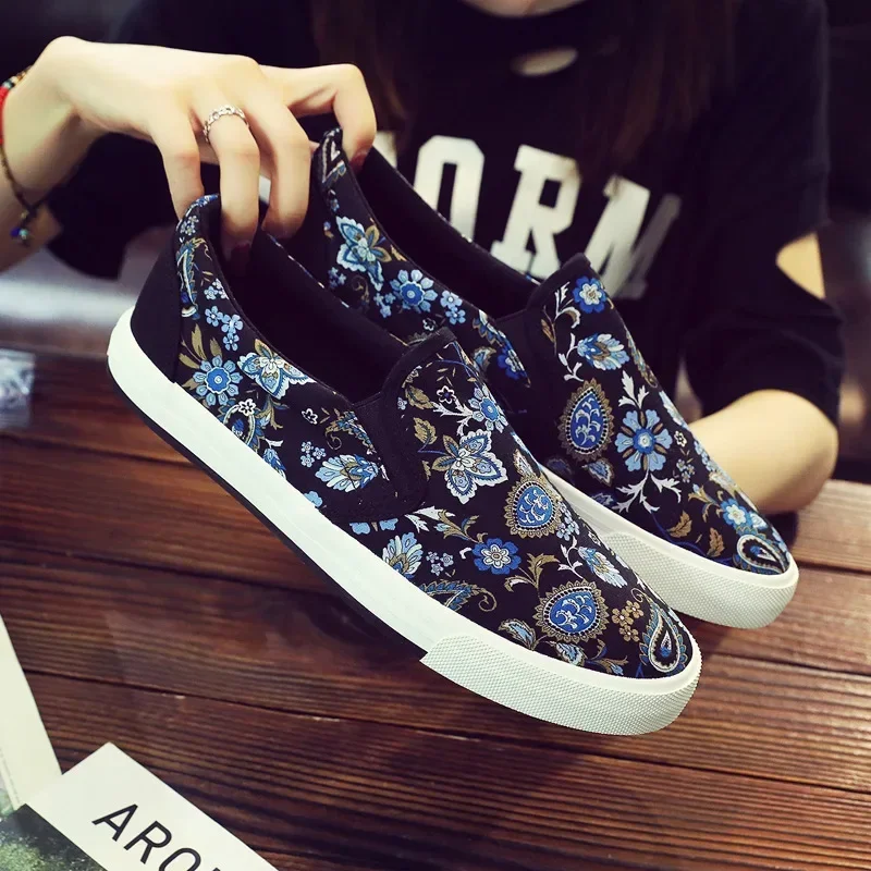 New Autumn Floral Trend Casual Korean Lazy Shoes Low-help Breathable Men's Classic Canvas Slip-On Shoes Sneakers Men 4