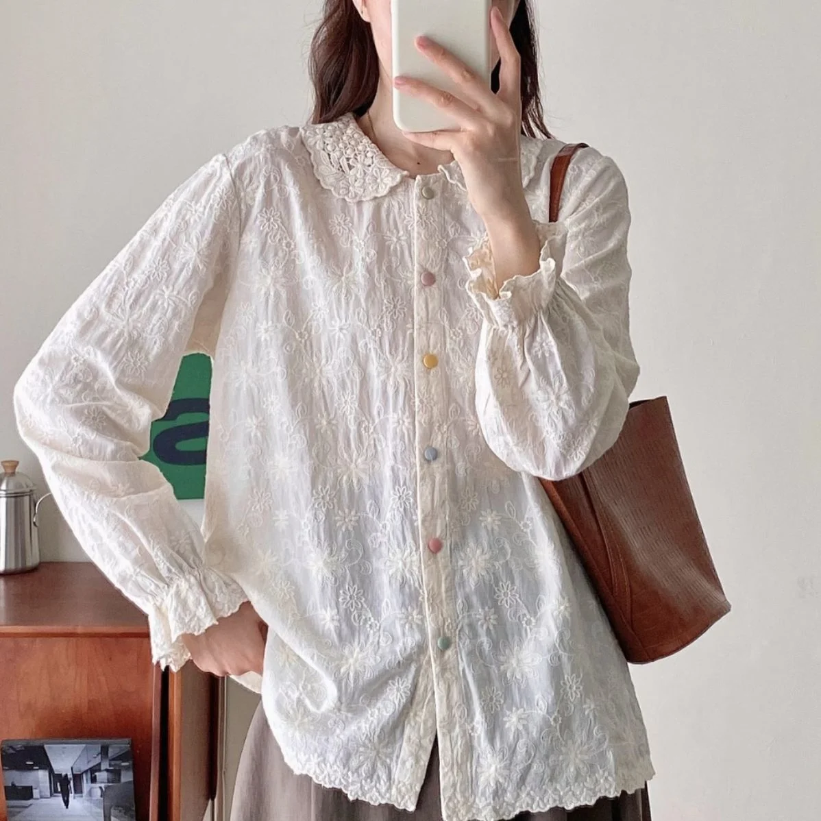 

Japan Sweet Lolita Blouses Women Tops Peter Pan Collar Cotton Lace Embroidery Shirts Mori Girls Long Sleeve Beige Blouse