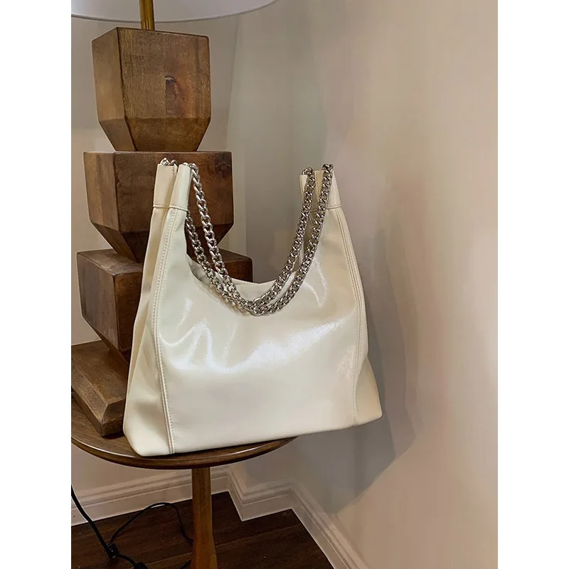 

Korean Soft Leather Retro Tote Bag 2023 New Travel Large Capacity Lazy Wind Chain One Shoulder Underarm Bag Commuting