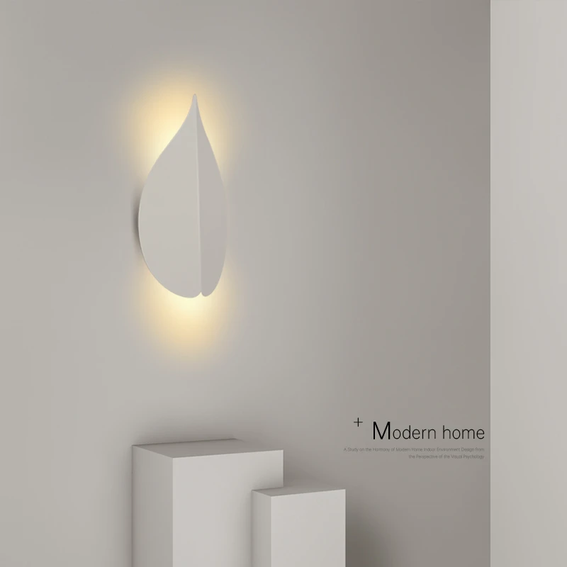 

Personalized LED Nordic Leaf Wall Lamp: Modern and Creative Decoration for Master Bedroom,Bedside,and More