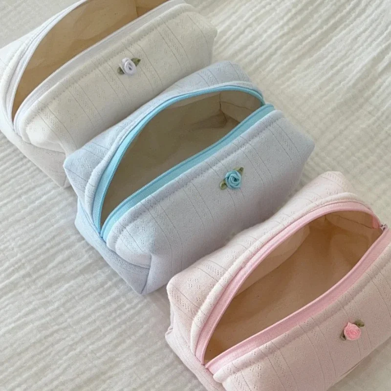 1 Piece Ins Fashion Makeup Case Elegant Simplicity Sweet Floral Lipstick Bag Portable Large Capacity Earphone Cable Storage Bag