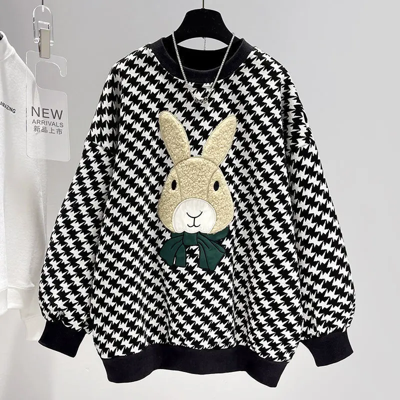 Autumn Pullover Womne Cartoon Rabbit Embroidery Luxury Designer Oversized Top Chessboard Plaid Thickened Winter Sweater Female C